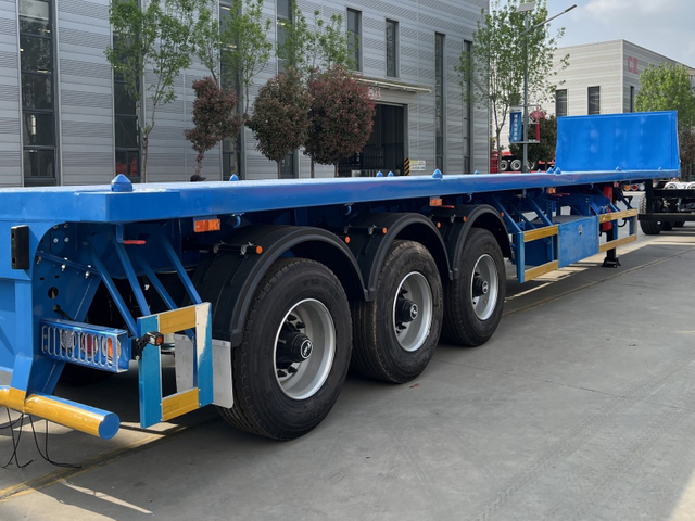 Semi-remorque à plat de 12 mètres à vendre