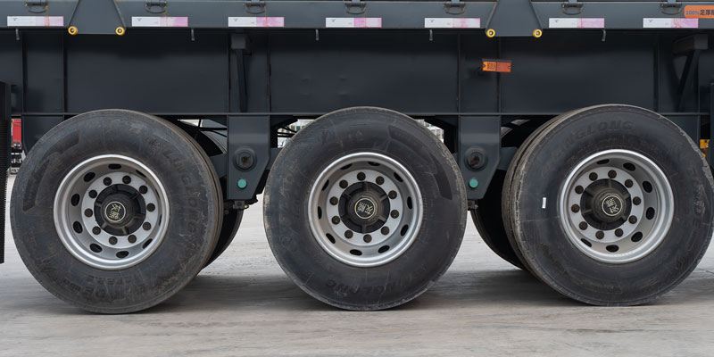 Semi-remorque de décharge latérale de 3 essieux 50 tonnes à vendre