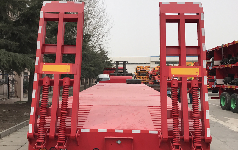 Semi-remorque surbaissée de 100 tonnes à vendre