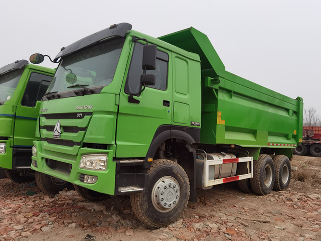 Camions à benne basculante 6x4 d'occasion à vendre